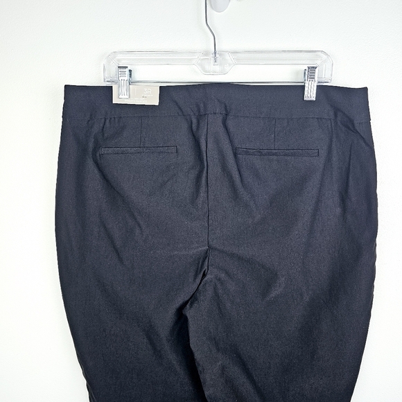 Chico's #570250879 So Slimming Brigitte Slim Ankle Pants in Black NWT - Picture 9 of 11